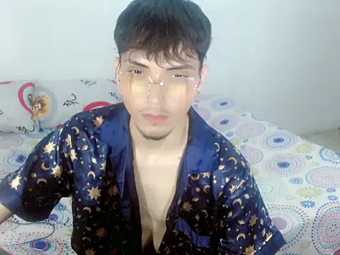 flaco23 latino online show from June 13, 2026, 5:49 am