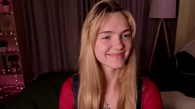 MarielRoloson online show from June 25, 2026, 7:29 pm