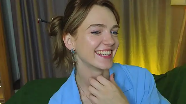 MarielRoloson online show from July 13, 2026, 7:16 pm