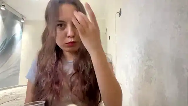 Snapshot of MathaEspejo chatting on June 17, 2026, 12:50 pm MathaEspejo online show from June 17, 2026, 12:50 pm