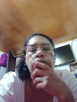 Emilif  online show from June 29, 2026, 5:24 pm