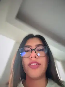 Snapshot of Saracalderon chatting on June 16, 2026, 11:57 am Saracalderon online show from June 16, 2026, 11:57 am