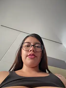 Saracalderon online show from July 28, 2026, 6:20 pm