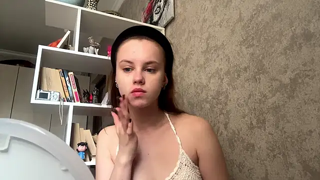 Snapshot of Mollybeans chatting on June 24, 2026, 3:11 pm Mollybeans online show from June 24, 2026, 3:11 pm