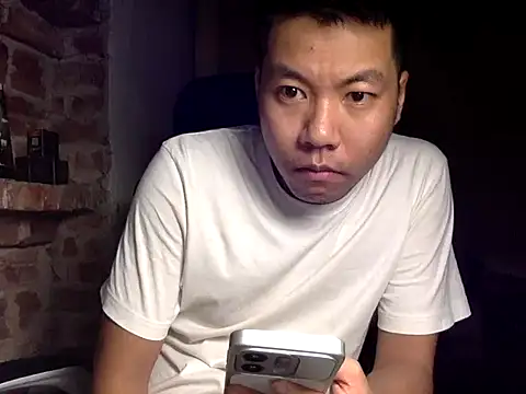 Snapshot of boyasiannnn chatting on July 20, 2026, 10:39 am boyasiannnn online show from July 20, 2026, 10:39 am
