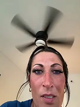 Snapshot of sweetassNtats chatting on June 16, 2026, 10:01 pm sweetassNtats online show from June 16, 2026, 10:01 pm