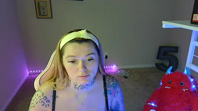 karmathevixen online show from July 10, 2026, 2:52 pm