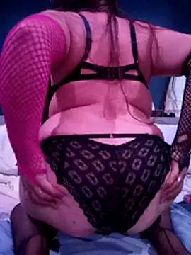 Snapshot of LovelyBunnie17 chatting on July 12, 2026, 10:12 pm LovelyBunnie17 online show from July 12, 2026, 10:12 pm