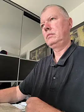 cumboy online show from October 2, 2025, 2:24 pm