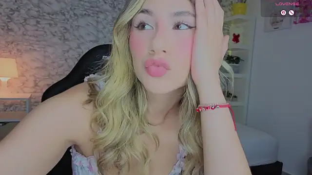 Snapshot of Isabella_Bliss chatting on June 29, 2026, 7:58 pm Isabella Bliss online show from June 29, 2026, 7:58 pm