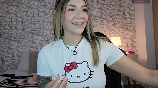 Snapshot of Isabella_Bliss chatting on July 18, 2026, 12:04 am Isabella Bliss online show from July 18, 2026, 12:04 am