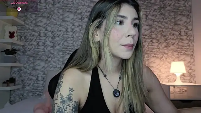 Snapshot of Isabella_Bliss chatting on July 25, 2026, 12:09 am Isabella Bliss online show from July 25, 2026, 12:09 am