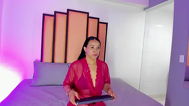 Snapshot of Iviaiko chatting on July 25, 2026, 12:03 pm Iviaiko online show from July 25, 2026, 12:03 pm