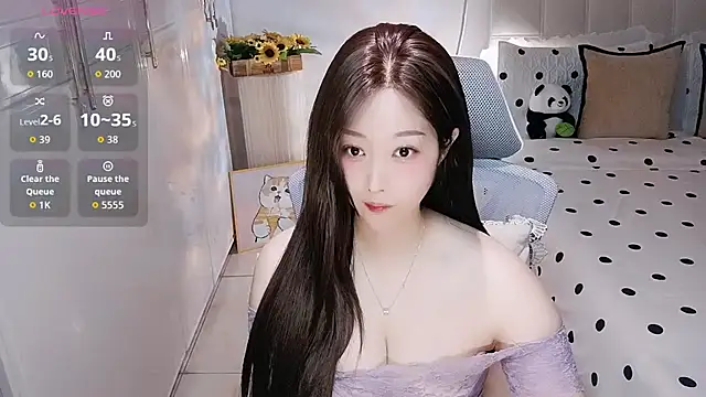 Snapshot of Angelucky- chatting on July 12, 2026, 7:27 pm Angelucky- online show from July 12, 2026, 7:27 pm