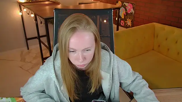 Snapshot of BellaRosewood chatting on June 28, 2026, 5:24 am BellaRosewood online show from June 28, 2026, 5:24 am