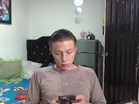 Stiiveen777 online show from July 15, 2026, 12:32 pm