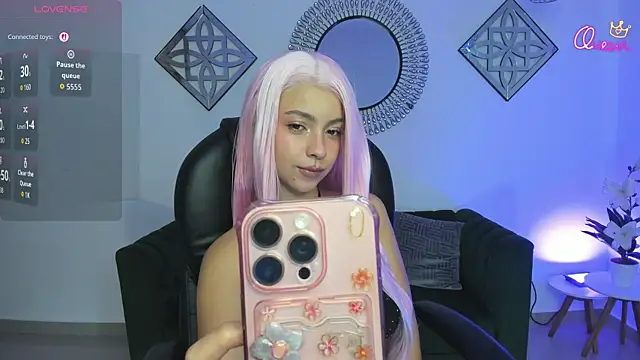 Honeyy Taylor online show from July 23, 2026, 12:47 pm