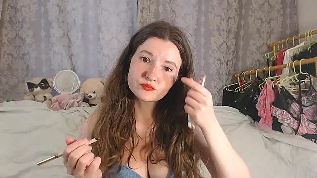 Snapshot of ChloeBrooklyn chatting on June 24, 2026, 2:05 pm ChloeBrooklyn online show from June 24, 2026, 2:05 pm