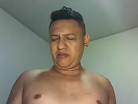 Snapshot of chriss_pacheco chatting on June 18, 2026, 6:35 am chriss pacheco online show from June 18, 2026, 6:35 am