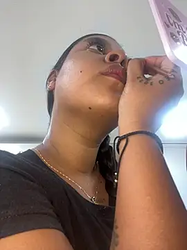 KarinaOficiaLL  online show from July 27, 2026, 2:13 pm