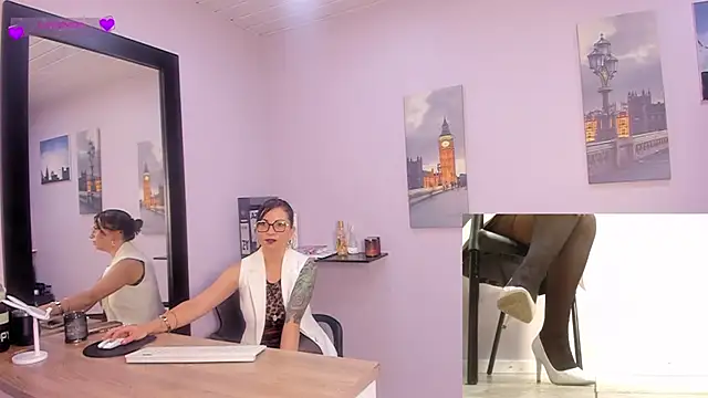 Snapshot of Greta_Borbon_ chatting on July 17, 2026, 12:01 pm Greta Borbon online show from July 17, 2026, 12:01 pm
