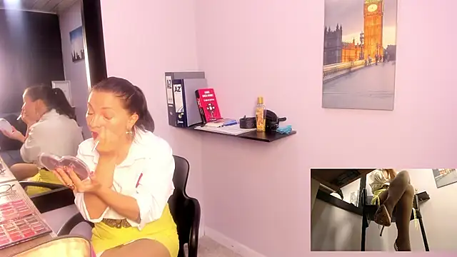 Snapshot of Greta_Borbon_ chatting on July 23, 2026, 11:52 am Greta Borbon online show from July 23, 2026, 11:52 am