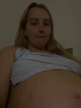 Snapshot of milf_cherry99 chatting on June 18, 2026, 2:01 am milf cherry99 online show from June 18, 2026, 2:01 am