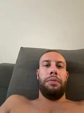 Snapshot of tittolone98 chatting on July 14, 2026, 2:05 am tittolone98 online show from July 14, 2026, 2:05 am