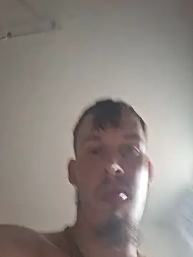 Snapshot of Doggy-Bobby chatting on June 19, 2026, 8:40 am Doggy-Bobby online show from June 19, 2026, 8:40 am