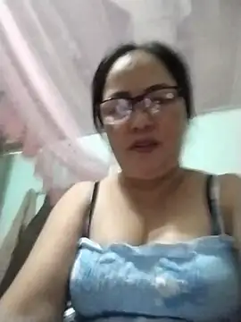 Snapshot of Naaya8109 chatting on August 1, 2026, 2:44 am Naaya8109 online show from August 1, 2026, 2:44 am