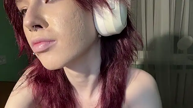 Snapshot of KiaLudera chatting on July 10, 2026, 8:11 pm KiaLudera online show from July 10, 2026, 8:11 pm