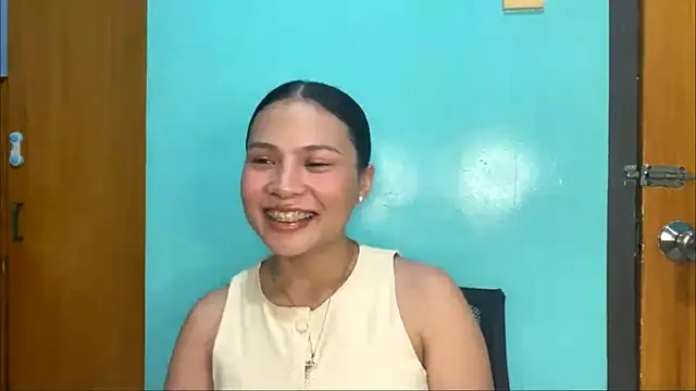 Snapshot of ValenciaDesire chatting on June 20, 2026, 1:25 pm ValenciaDesire online show from June 20, 2026, 1:25 pm