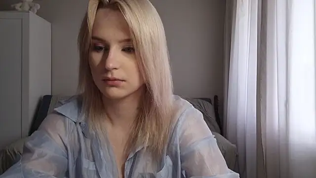 BloomMoon online show from July 25, 2026, 12:25 pm