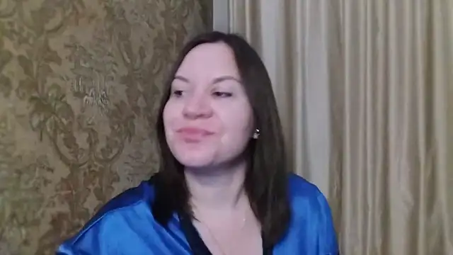 Lauralison online show from July 6, 2026, 7:27 pm
