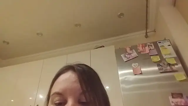 Lauralison online show from July 8, 2026, 7:51 pm