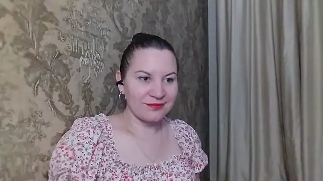 Lauralison online show from July 21, 2026, 9:06 pm