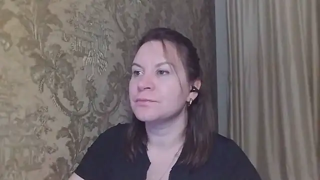 Lauralison online show from July 26, 2026, 9:54 pm