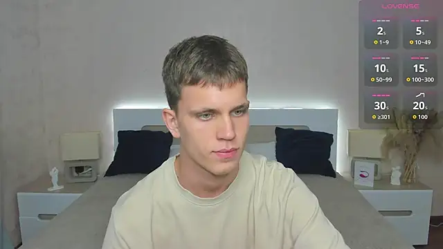 Snapshot of m0neyken chatting on July 21, 2026, 2:36 am m0neyken online show from July 21, 2026, 2:36 am