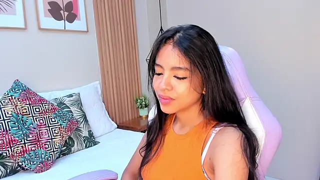 Amara Connors online show from July 6, 2026, 3:03 pm