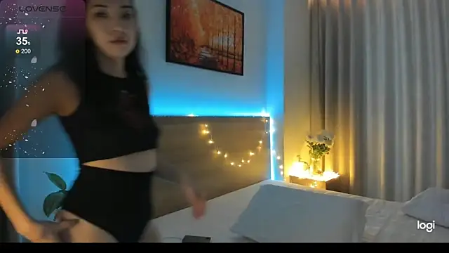 Snapshot of miko_kimura chatting on January 16, 2025, 8:22 am miko kimura online show from January 16, 2025, 8:22 am