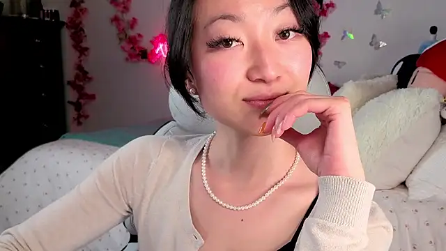 Snapshot of MySweetSofie chatting on September 15, 2025, 10:43 pm MySweetSofie online show from September 15, 2025, 10:43 pm