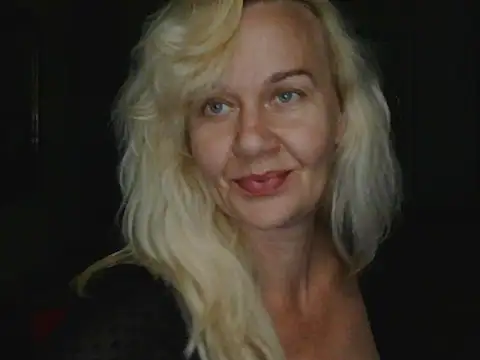 Ravelynni online show from July 25, 2026, 2:25 pm