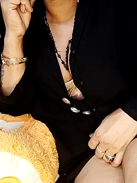 Snapshot of priyamani28 chatting on August 1, 2026, 5:34 pm priyamani28 online show from August 1, 2026, 5:34 pm