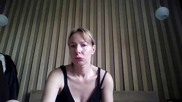 Snapshot of Deloriada chatting on August 9, 2026, 8:19 am Deloriada online show from August 9, 2026, 8:19 am