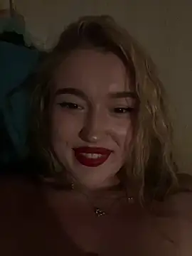 Snapshot of lyalyalii chatting on July 8, 2026, 7:07 pm lyalyalii online show from July 8, 2026, 7:07 pm