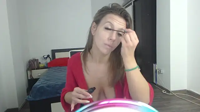 Snapshot of DedeSibel chatting on February 25, 2025, 7:31 am DedeSibel online show from February 25, 2025, 7:31 am