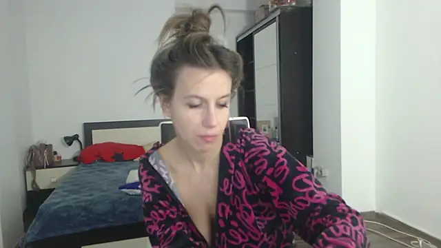 Snapshot of DedeSibel chatting on February 25, 2025, 2:33 pm DedeSibel online show from February 25, 2025, 2:33 pm