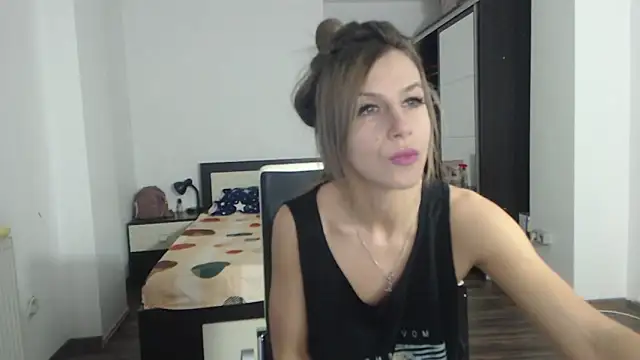 Snapshot of DedeSibel chatting on March 5, 2025, 2:23 pm DedeSibel online show from March 5, 2025, 2:23 pm