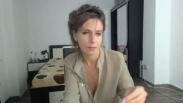 Snapshot of DedeSibel chatting on March 9, 2025, 7:37 pm DedeSibel online show from March 9, 2025, 7:37 pm