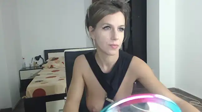 Snapshot of DedeSibel chatting on March 14, 2025, 6:07 pm DedeSibel online show from March 14, 2025, 6:07 pm